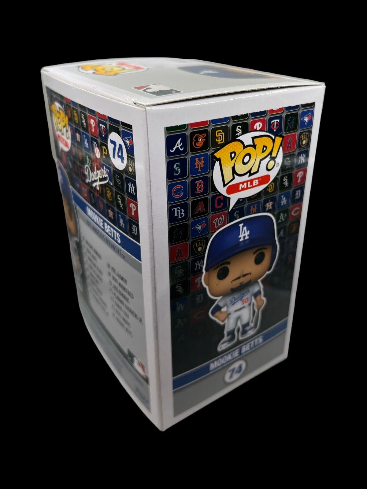 Funko POP! MLB: Dodgers MOOKIE BETTS Home Uniform Figure #74 w/ Pop Protector